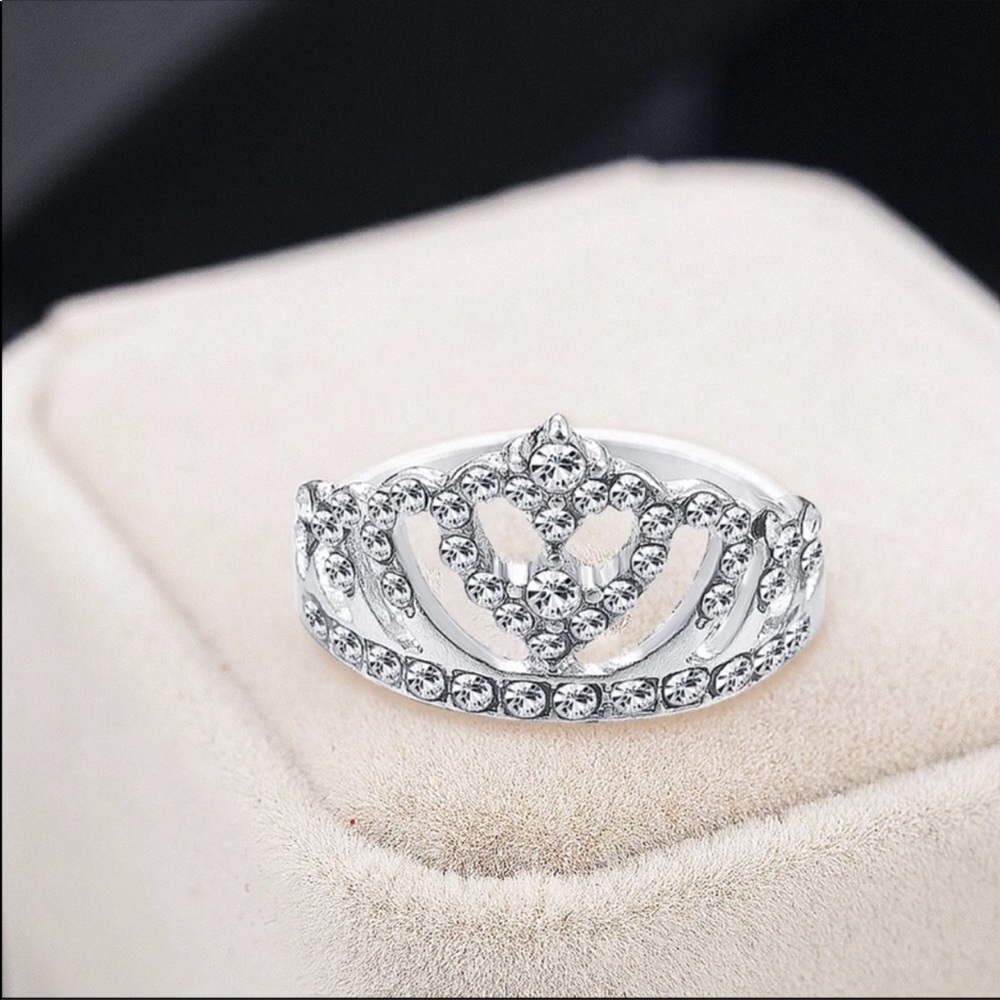 👑Crown Women’s Ring - Picture 4 of 5